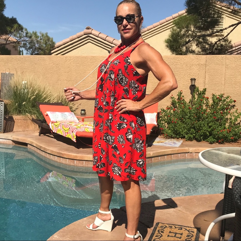 Vince Camuto Red Floral racer back Dress - Picture 5 of 8